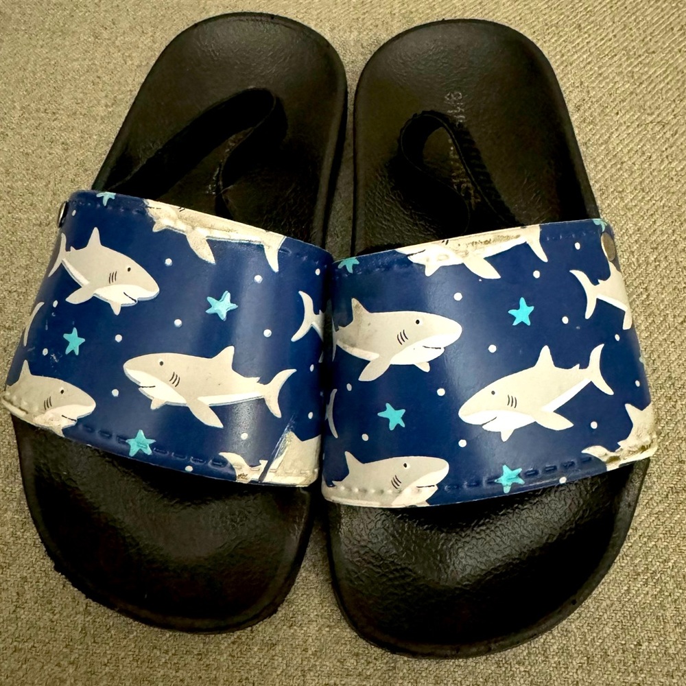 EUC Shark Flip Flops / Slides Toddler Size 9/10 🦈